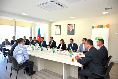 Fərid Qayıbov Xankəndi stadionunda aparılan işlərlə maraqlanıb