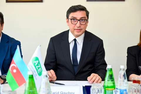 Fərid Qayıbov Xankəndi stadionunda aparılan işlərlə maraqlanıb