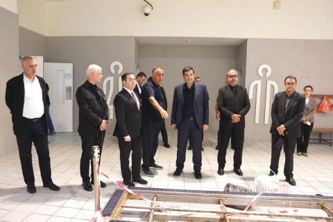 İranın idman və gənclər naziri Bakı Su İdmanı Sarayı ilə tanış olub