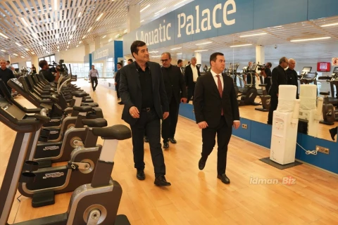 İranın idman və gənclər naziri Bakı Su İdmanı Sarayı ilə tanış olub