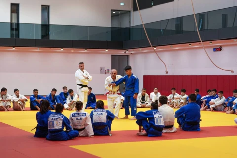 Yeniyetmə cüdoçular üçün dünya çempionatı öncəsi seminar keçirilib