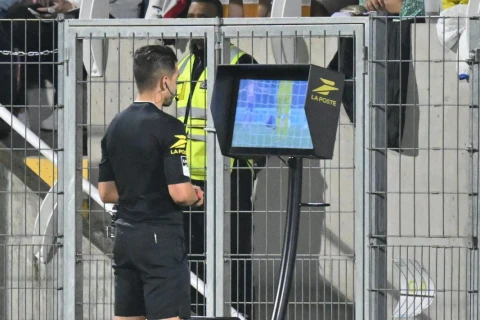 Во Франции впервые применили новую альтернативу VAR