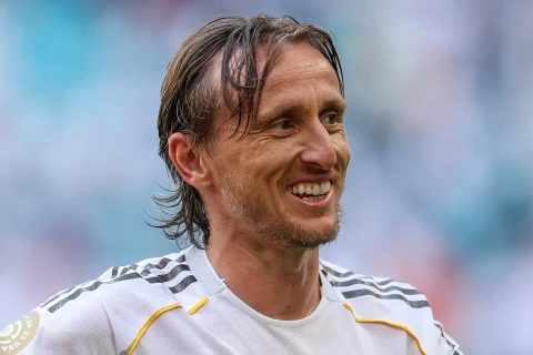10 years ago he took a photo with Modrić, now he played alongside him at Milan