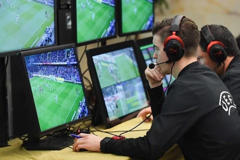 UEFA VAR müdaxilələrinin sayını azaltmaq istəyir