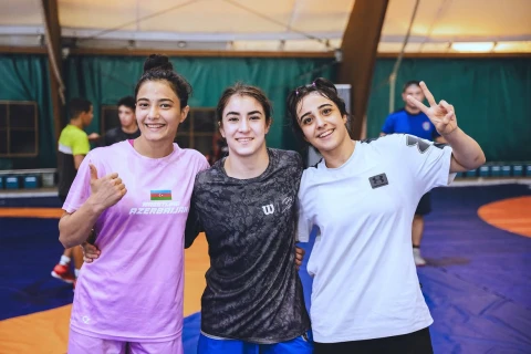 Bakıda 20 ölkədən gənc güləşçilər bir araya gəldi - FOTO