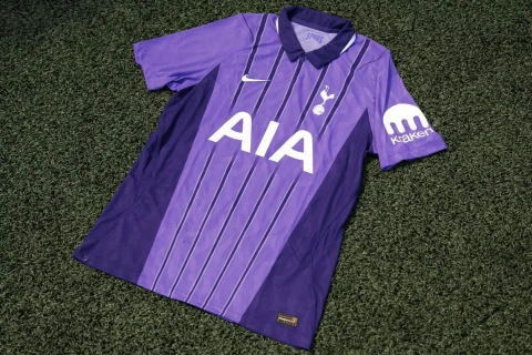 “Tottenhem” 2026/27 mövsümü üçün bənövşəyi rəngli formasını təqdim edib