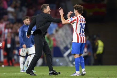 Alvares Simeone ilə “Barselona”ya keçidini müzakirə edib