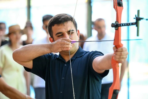 Dövlət qurumlarının əməkdaşları kamandan oxatmada qüvvələrini sınayıblar - FOTO