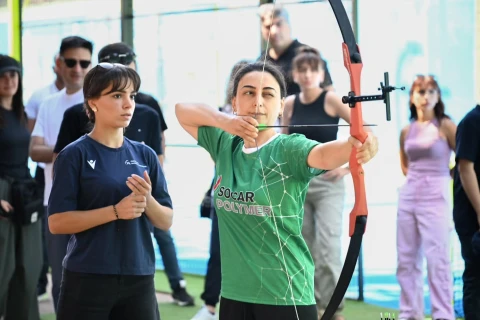 Dövlət qurumlarının əməkdaşları kamandan oxatmada qüvvələrini sınayıblar - FOTO