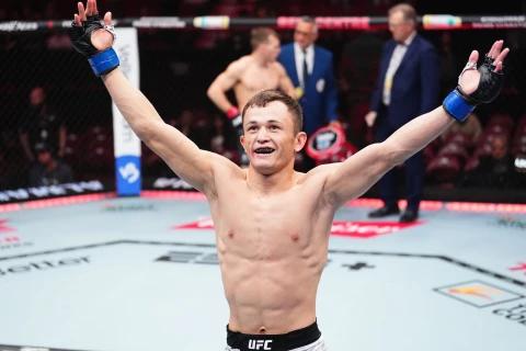 UFC Bakıda döyüşən Bekzat Almaxanla yollarını ayırıb