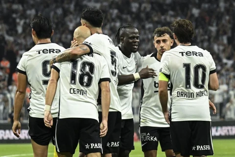 "Beşiktaş" UEFA Avropa Liqasının pley-off mərhələsinə yüksəlib