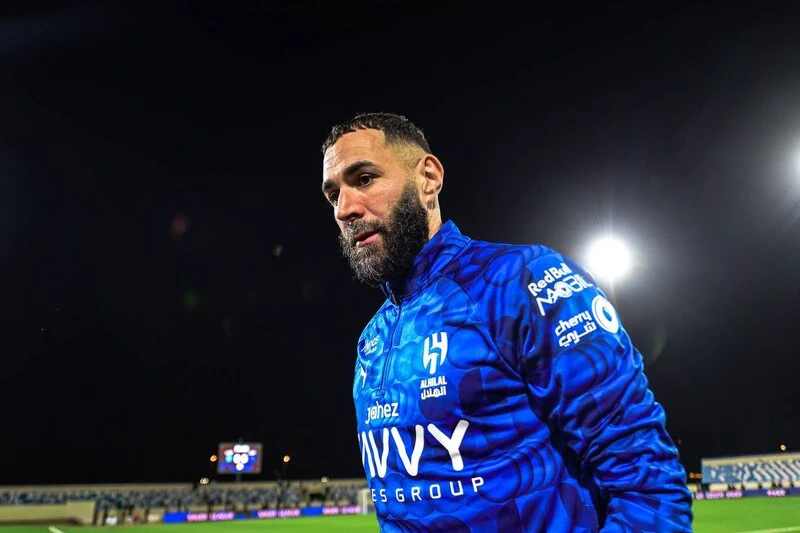 Benzema əvəzlənməsindən narazı qalaraq məşqçi ilə mübahisə edib