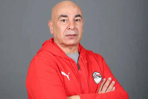 Misir millisinin baş məşqçisi dalaşan ailə üzvlərini sakitləşdirərkən huşunu itirib