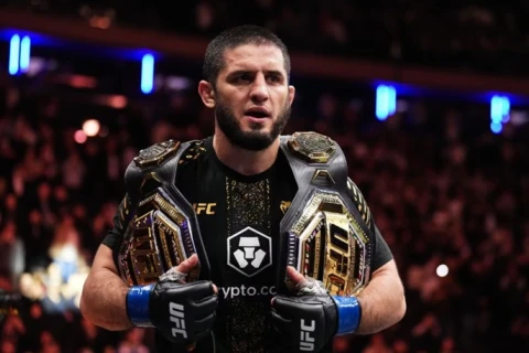 Махачев победил Гэрри и сохранил чемпионский пояс UFC