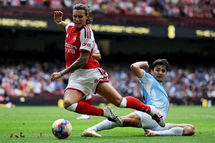 “Arsenal” “Mançester Siti”ni darmadağın edərək İngiltərə Superkubokunu  qazanıb