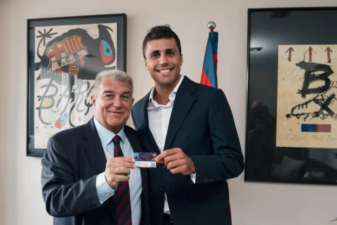 Rodri rəsmən “Barselona”da - FOTO