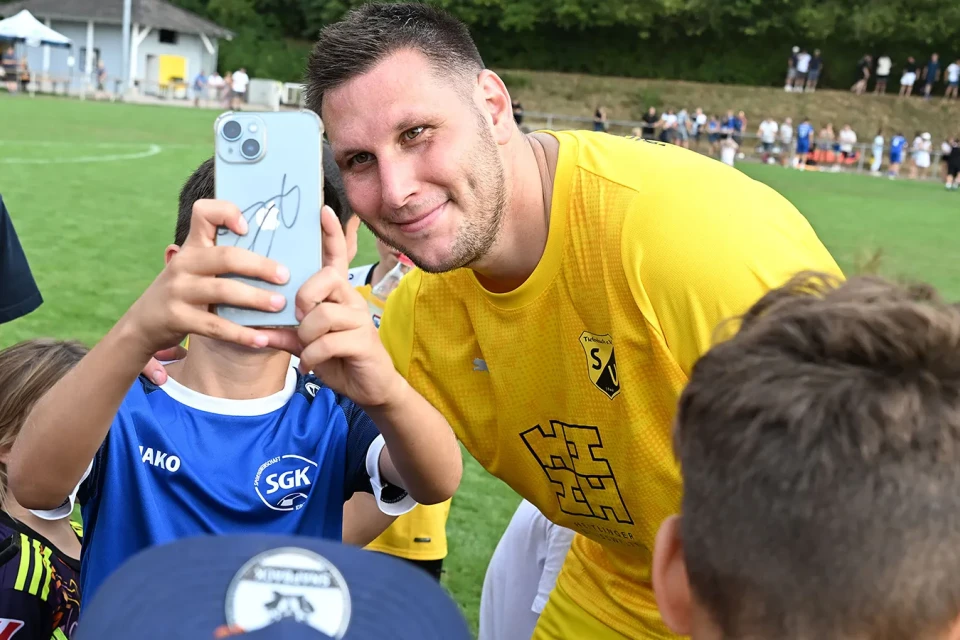 Niklas Süle həvəskar klubda debüt edib