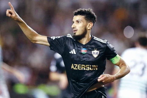 Abdullah Zubir “Əl-Şahaniyə”yə keçir
