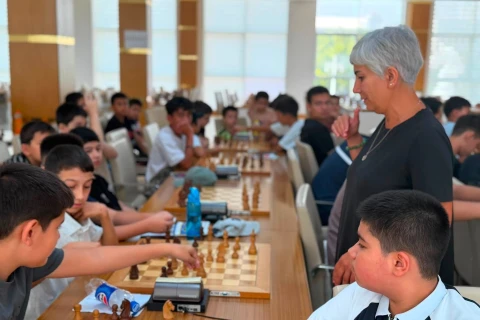 Dünya çempionu olan azərbaycanlı şahmatçı Aşqabadda “ustad dərsi” keçdi - FOTO