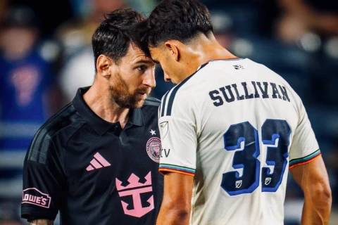Messi rəqibinə zərbə vurdu: argentinalı futbolçunu cəza gözləyir - VİDEO