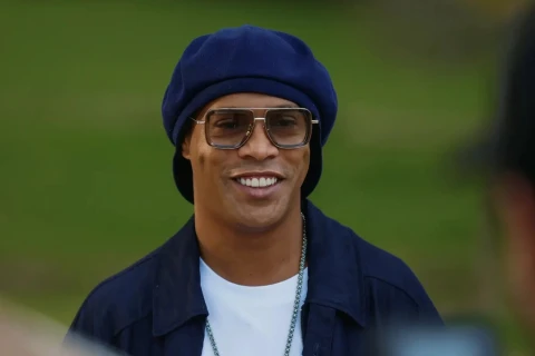 Ronaldinyo 46 yaşında futbola qayıdır