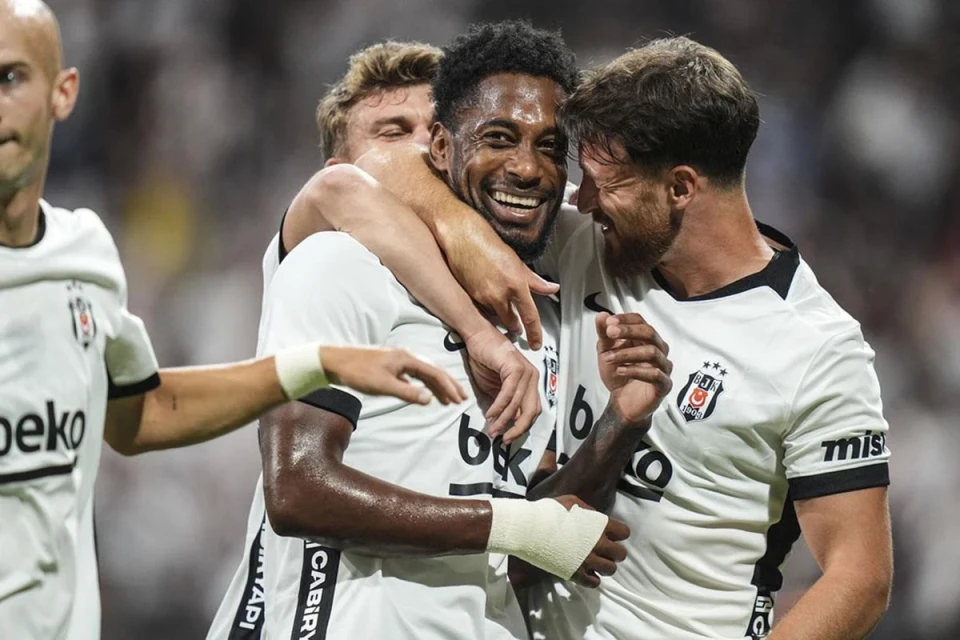 “Beşiktaş” Avropa Liqasının pley-offunda böyük üstünlük qazandı - VİDEO