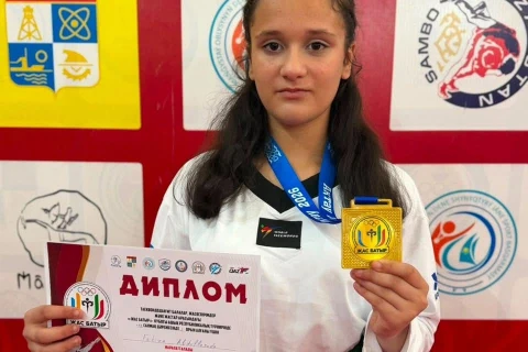 Taekvondoçularımız Qazaxıstanda 18 medal qazanıb - FOTO