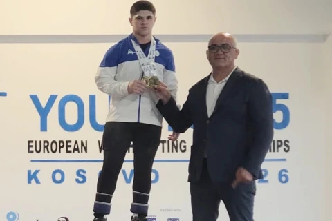 Ağırlıqqaldıranımız Avropa birinciliyində üç qızıl medal qazanıb - FOTO