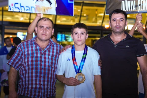 Cüdoçularımız Dünya çempionatından iki medalla Vətənə qayıdıblar - FOTO