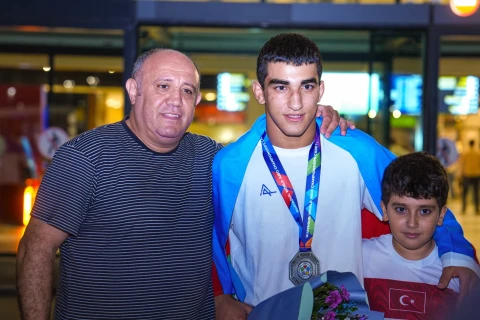 Cüdoçularımız Dünya çempionatından iki medalla Vətənə qayıdıblar - FOTO