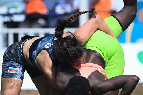 Bakıda keçirilən U-17 dünya çempionatında çimərlik güləşi üzrə təsnifat görüşləri başa çatıb - FOTO