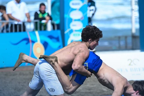 Bakıda keçirilən U-17 dünya çempionatında çimərlik güləşi üzrə təsnifat görüşləri başa çatıb - FOTO