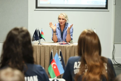 Yelena Şabovta gənc voleybolçularla görüşüb - FOTO