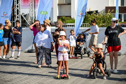 Fərid Qayıbov Yay İdman Festivalını ziyarət edib