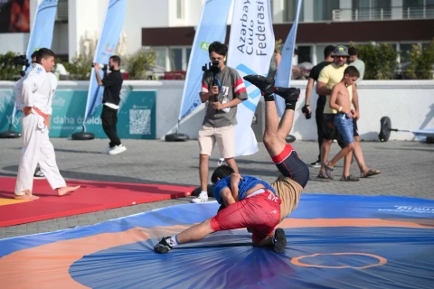 Fərid Qayıbov Yay İdman Festivalını ziyarət edib