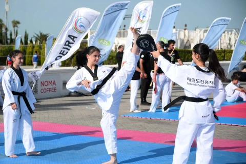 Fərid Qayıbov Yay İdman Festivalını ziyarət edib