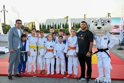 Fərid Qayıbov Yay İdman Festivalını ziyarət edib