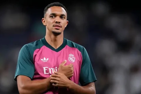 “Real Madrid” Arnold barədə qərarını verdi