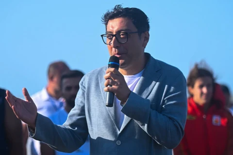 Fərid Qayıbov Bakıda çimərlik güləşi üzrə Dünya Seriyasının açılışında iştirak edib