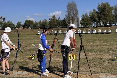Kamandan oxatanlarımız Belarusda iki medal qazandı - FOTO