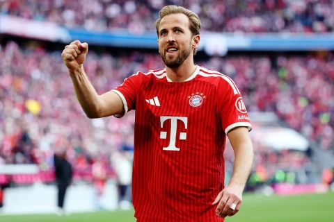 Harry Kane closes in on historic Bundesliga scoring record