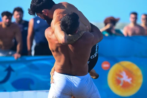 Çimərlik güləşi üzrə Dünya Seriyasının dördüncü mərhələsində yarımfinal görüşləri keçirilib - FOTO