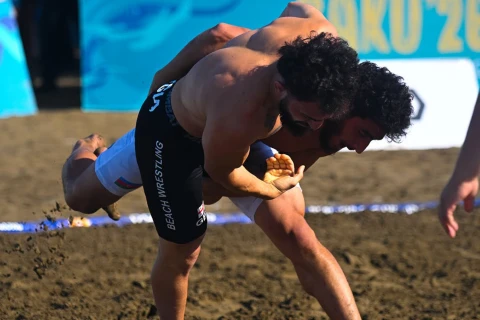 Çimərlik güləşi üzrə Dünya Seriyasının dördüncü mərhələsində yarımfinal görüşləri keçirilib - FOTO