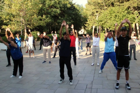 Şose velosipedi üzrə Əməkdar idman ustası Dədə Qorqud parkında açıq məşq keçirib - FOTO