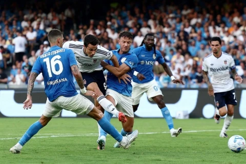 A Seriyası: “Komo” Neapolda “Napoli”ni büdrətdi