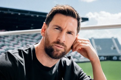 Messi "Kornelya"nın formasını geyindi - FOTO
