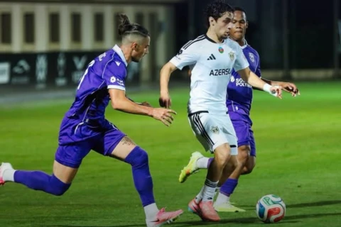 Azərbaycan Premyer Liqası: "Sumqayıt" - "Qarabağ" matçında ikinci hissə başladı