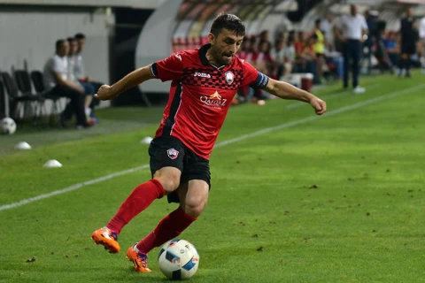 “Qəbələ”nin veteran futbolçusu: “Əvvəllər çempionluq üçün oynayırdıq, indi liqada qalmağa çalışırıq” - MÜSAHİBƏ