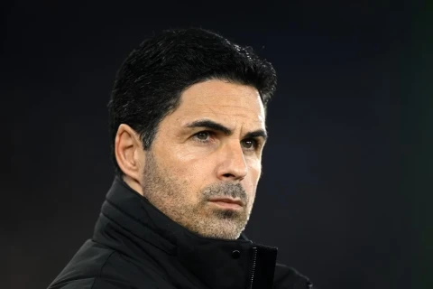 Arteta İPL-də həm oyunçu, həm də məşqçi kimi 250 oyun keçirən ikinci şəxsdir