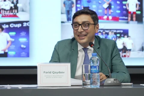 Fərid Qayıbov avqust ayında uğur qazanan idmançılarla görüşüb